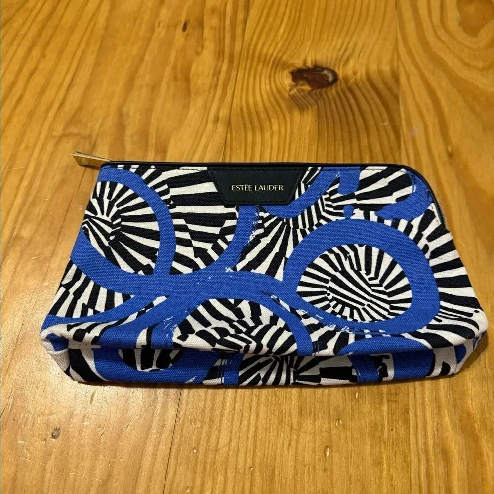 LOT Estee Lauder Daywear / Resilience Lift Night Creme With Makeup Bag - Picture 4 of 6